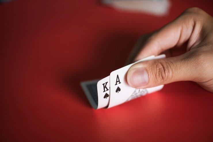 Antarmuka aplikasi mobile sobat geming menampilkan slot, live-dealer, dan liputan olahraga